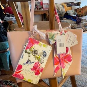 Pink NWT Betsy Johnson Xozaria Tote plus pouch